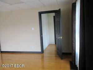 500 S Court St, Marion, IL 62959